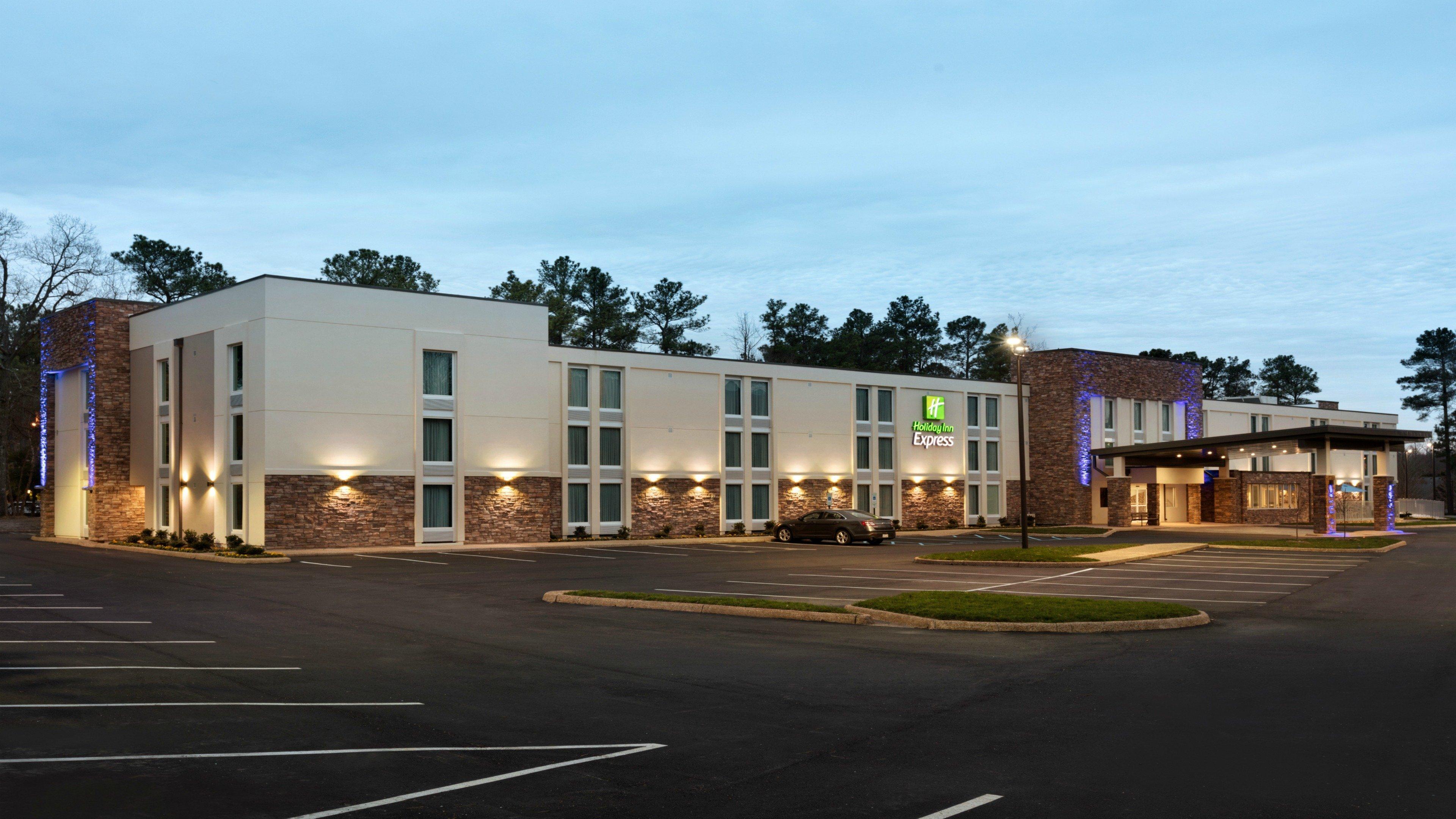 Holiday Inn Express - Williamsburg Busch Gardens Area By Ihg Buitenkant foto