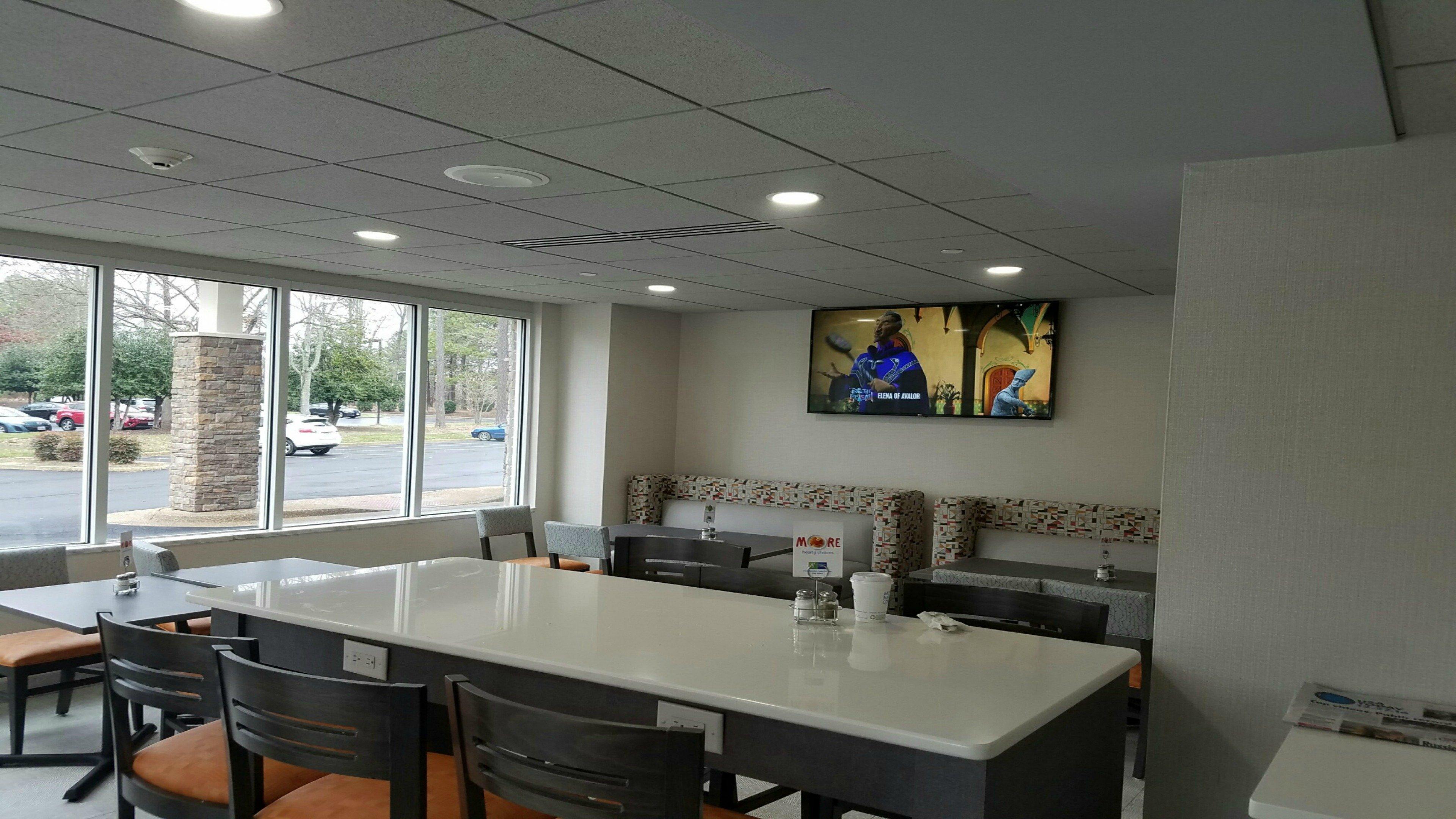 Holiday Inn Express - Williamsburg Busch Gardens Area By Ihg Buitenkant foto