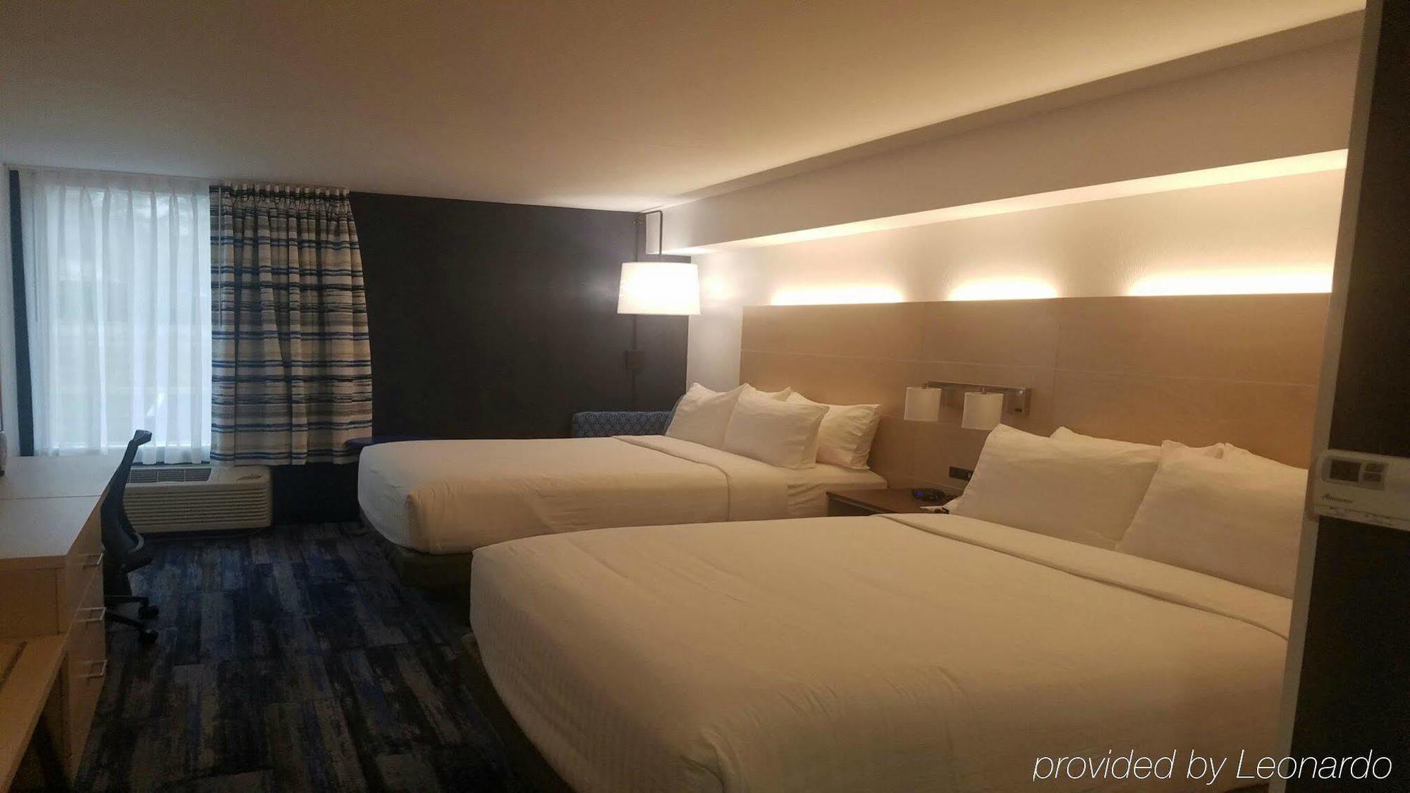 Holiday Inn Express - Williamsburg Busch Gardens Area By Ihg Buitenkant foto